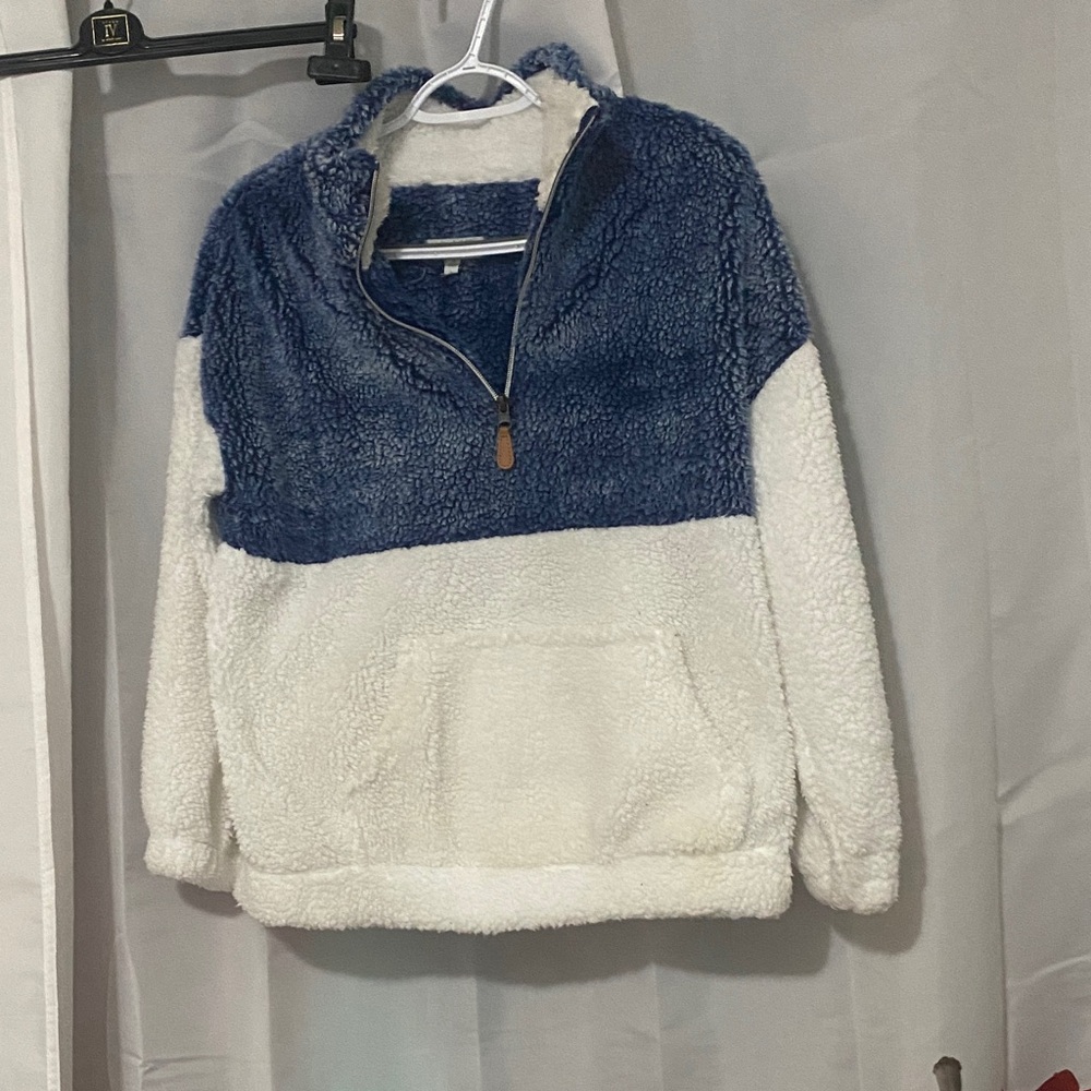 Warm and Cozy Lifestyle Soft Fleecy Sweater/Jacket unworn